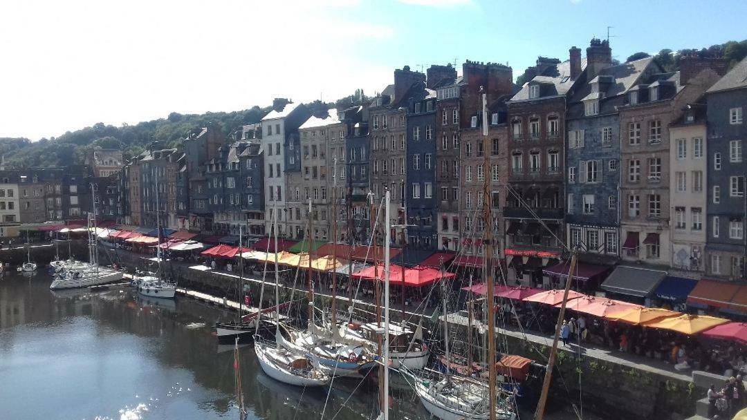 La Petite Cabane Du Pecheur Honfleur Exterior photo